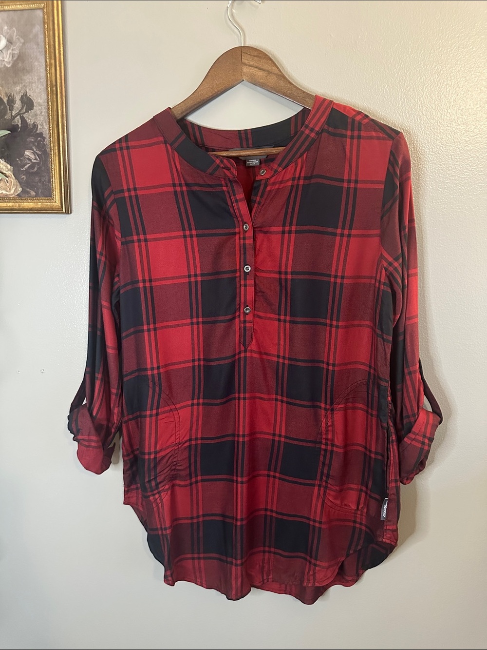 Eddie Bauer Red Black Plaid Viscose Popover Blouse Roll Tab Sleeve Size Small - Picture 3 of 8